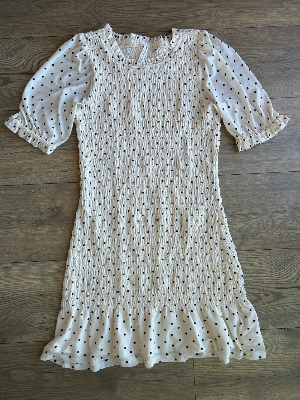 🦅 AE Smocked Polka Dot Puff Sleeve Dress